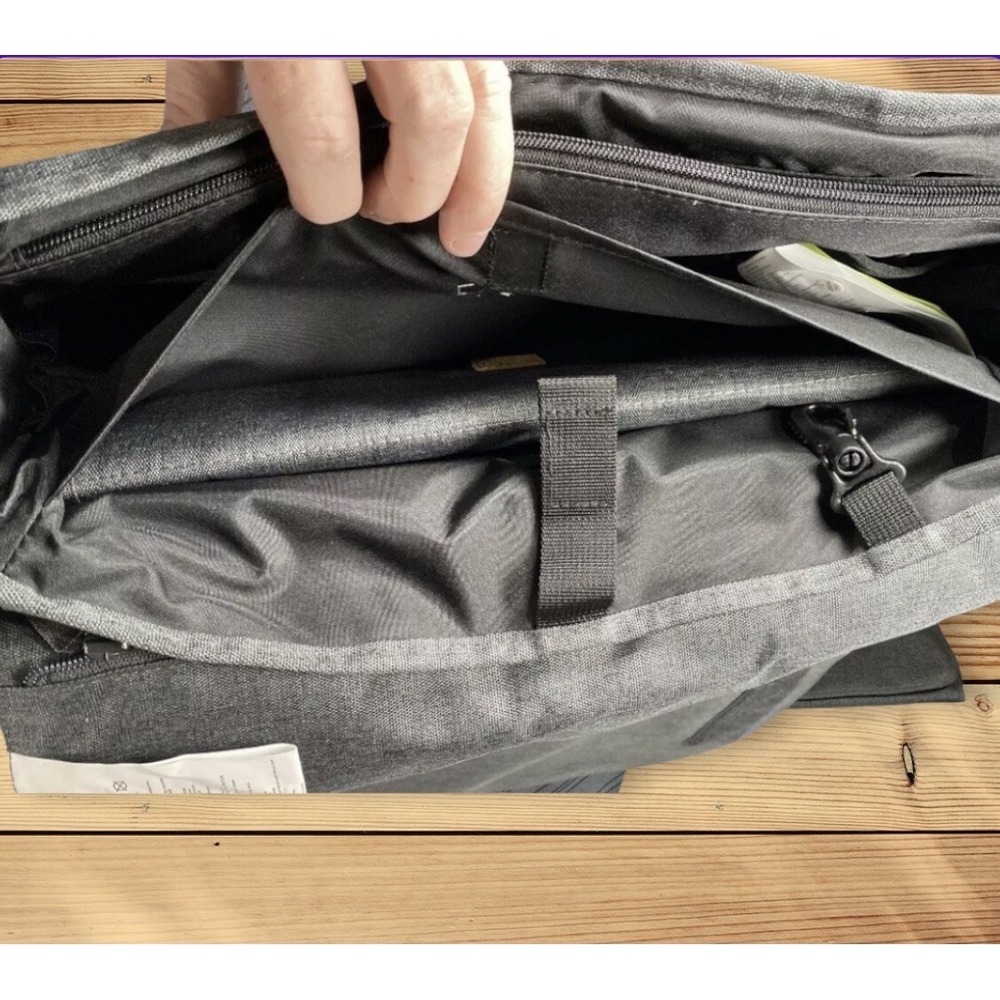 Lassig‎ Messenger Diaper Bag Multi-Function W/Changing Pad, Multiple Pockets NWT - Picture 9 of 11